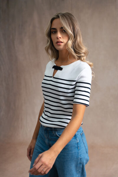 Tee-shirt femme avec encolure fantaisie Maria