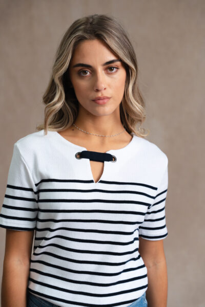 Tee-shirt femme avec encolure fantaisie Maria