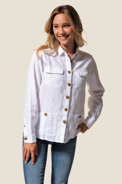 Surchemise femme. Coupe droite. Manches montées longues avec finition patte capucin et poignet Raquel.